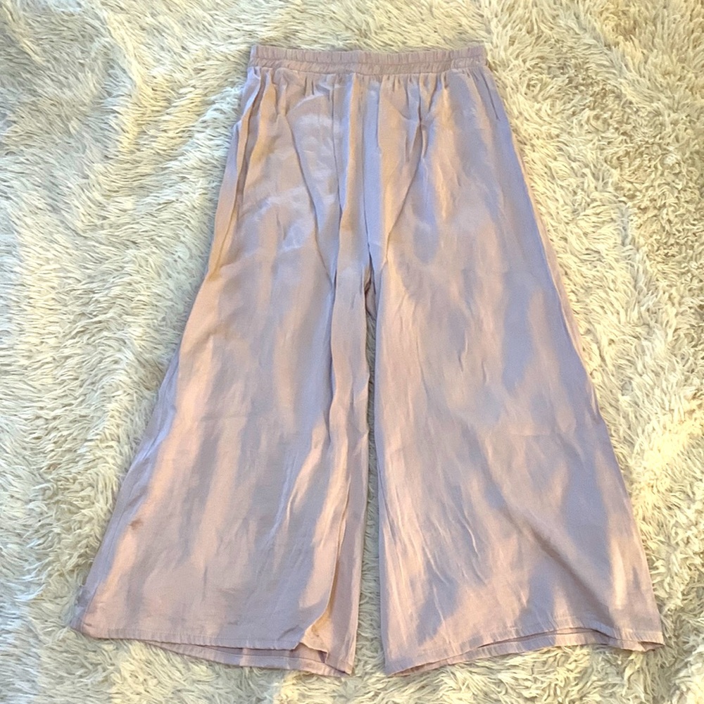 Tyche brand Taupe Satin sheen capris, size S/M